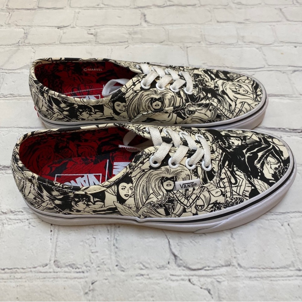 Limited Edition Marvel + Vans Sneakers - Picture 3 of 9